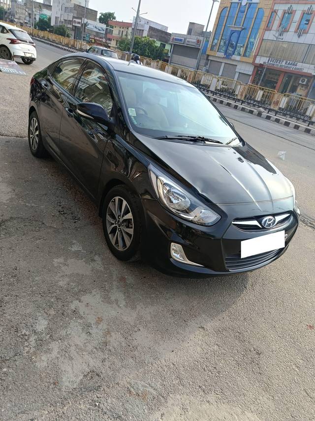 https://images10.gaadi.com/usedcar_image/4320364/original/processed_6d20f9dd00621031660c460272e4aa96.jpg?imwidth=6400