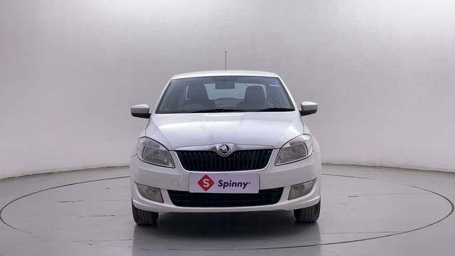 https://images10.gaadi.com/usedcar_image/4320917/original/ba891f3c371dd2e5ba573ccd3e3855cd.JPG?imwidth=6400