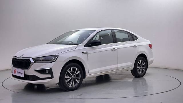 https://images10.gaadi.com/usedcar_image/4320924/original/4f15f861c644bb86f3ee8755a86d4067.JPG?imwidth=6400
