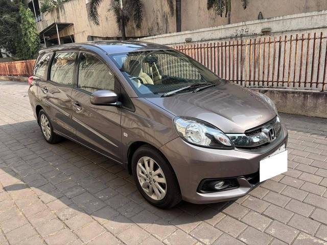 https://images10.gaadi.com/usedcar_image/4321014/original/processed_b440dfac0d2452bd877a135b5e4a0adb.jpeg?imwidth=6400