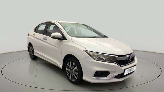 https://images10.gaadi.com/usedcar_image/4321036/original/fca5d60a51332c5ac0d265eadee5e153.jpg?imwidth=6400