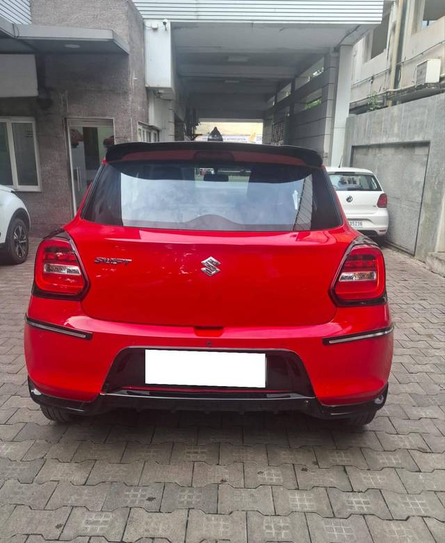 https://images10.gaadi.com/usedcar_image/4321063/original/processed_28e5a6abd0d4f889f5523f84771a850b.jpg?imwidth=6402