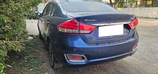 https://images10.gaadi.com/usedcar_image/4321086/original/processed_9dd0fb2b-64da-4a7f-9a19-af6707757270.jpg?imwidth=6401