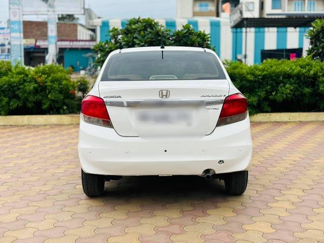 https://images10.gaadi.com/usedcar_image/4321128/original/processed_a66a9b923ac38df77b4c557cf4c4858f.jpg?imwidth=6402