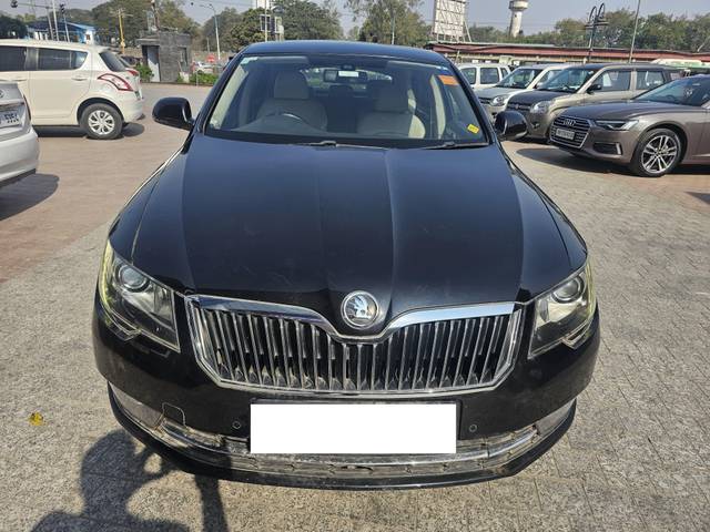 https://images10.gaadi.com/usedcar_image/4321139/original/processed_ec4581e5a23d9bb04091bfe15a5c3e23.jpg?imwidth=6402