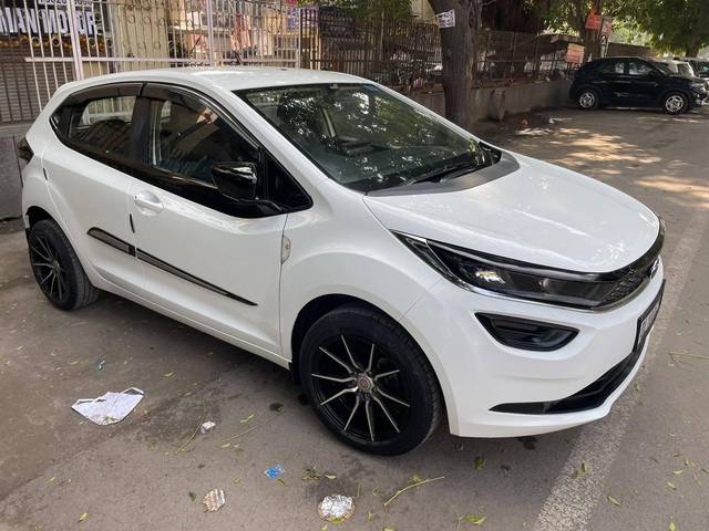 https://images10.gaadi.com/usedcar_image/4321144/original/processed_86e7cee64a6ffc26105385857beb1429.jpg?imwidth=6400