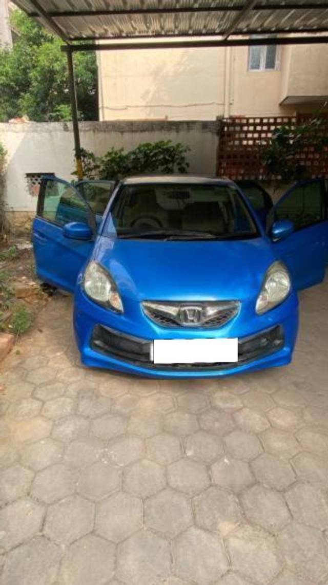 https://images10.gaadi.com/usedcar_image/4321163/original/processed_e65a37b5-c9d8-44d3-9d5b-d0b366bc5b89.jpg?imwidth=6400