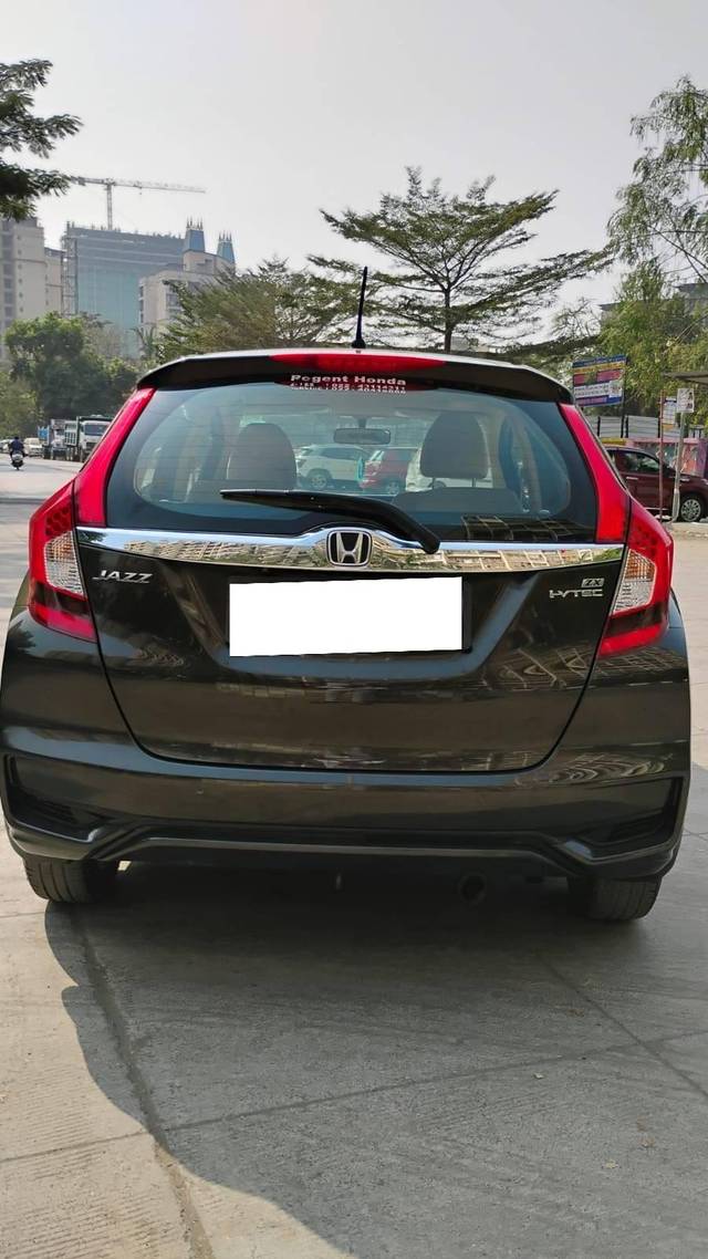 https://images10.gaadi.com/usedcar_image/4321166/original/processed_41eac18c2929e30bff5c87544bf66191.jpg?imwidth=6402