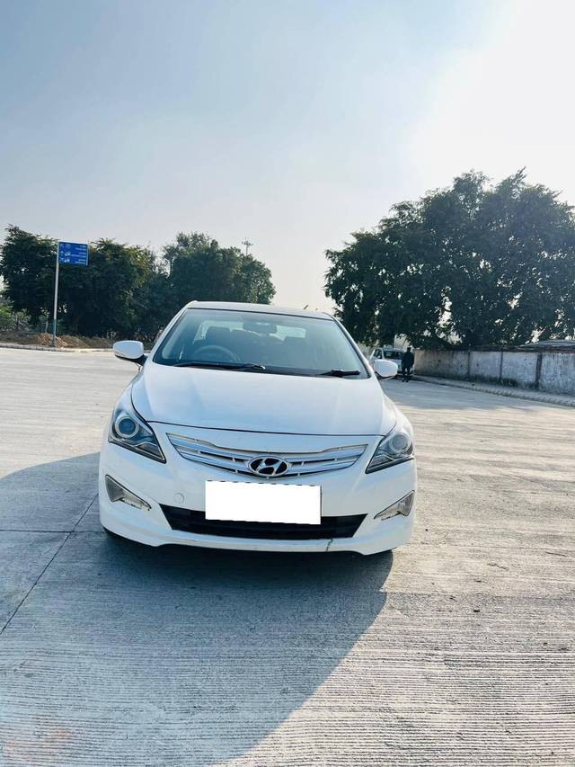 https://images10.gaadi.com/usedcar_image/4321185/original/processed_f59bce3c6dfad9a1c0adbcb678d82900.jpg?imwidth=6402