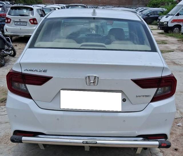 https://images10.gaadi.com/usedcar_image/4321191/original/processed_f530194b42d83840b5a23a539c854d30.jpg?imwidth=6401