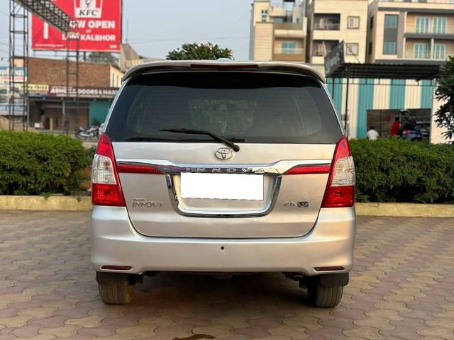 https://images10.gaadi.com/usedcar_image/4321200/original/processed_f927cb81d7ca462f223a1cc1b660547a.jpg?imwidth=6401