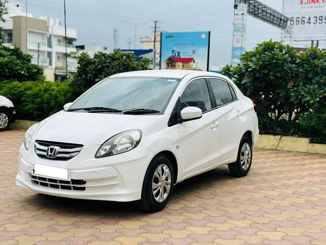 https://images10.gaadi.com/usedcar_image/4321227/original/processed_9982b39fd434036406e72f109f99fa5d.jpg?imwidth=6400