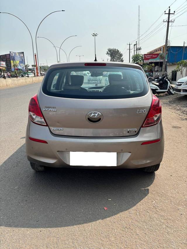 https://images10.gaadi.com/usedcar_image/4321267/original/processed_4dbeeb8843fda728bdcdbc45c96258f9.jpg?imwidth=6402