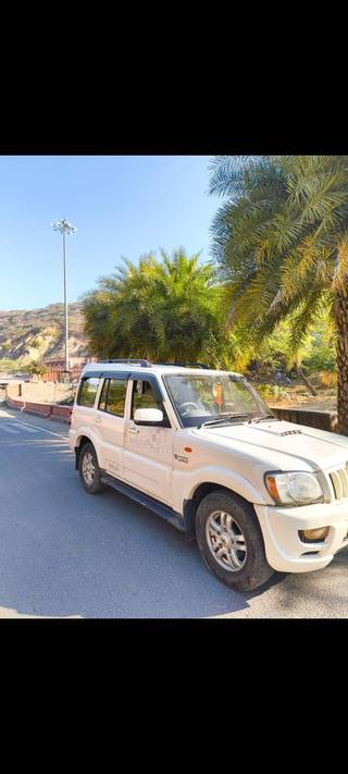 Mahindra Scorpio 2009-2014 Mahindra Scorpio VLX 2WD 7S BSIV