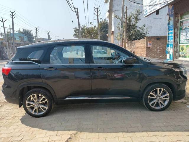 https://images10.gaadi.com/usedcar_image/4321304/original/processed_8804b2be-bc55-4a50-97dd-43002528e756.jpg?imwidth=6401