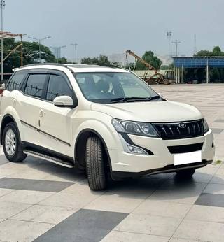 Mahindra XUV500 Mahindra XUV500 R W10 FWD