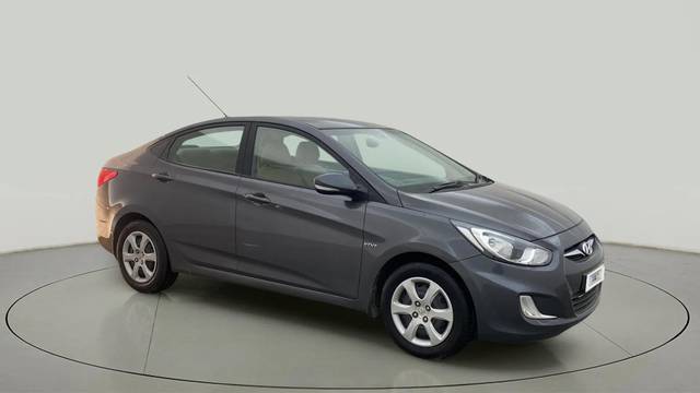 https://images10.gaadi.com/usedcar_image/4321307/original/3541274b0468dcba180ebe76302211cc.jpg?imwidth=6400