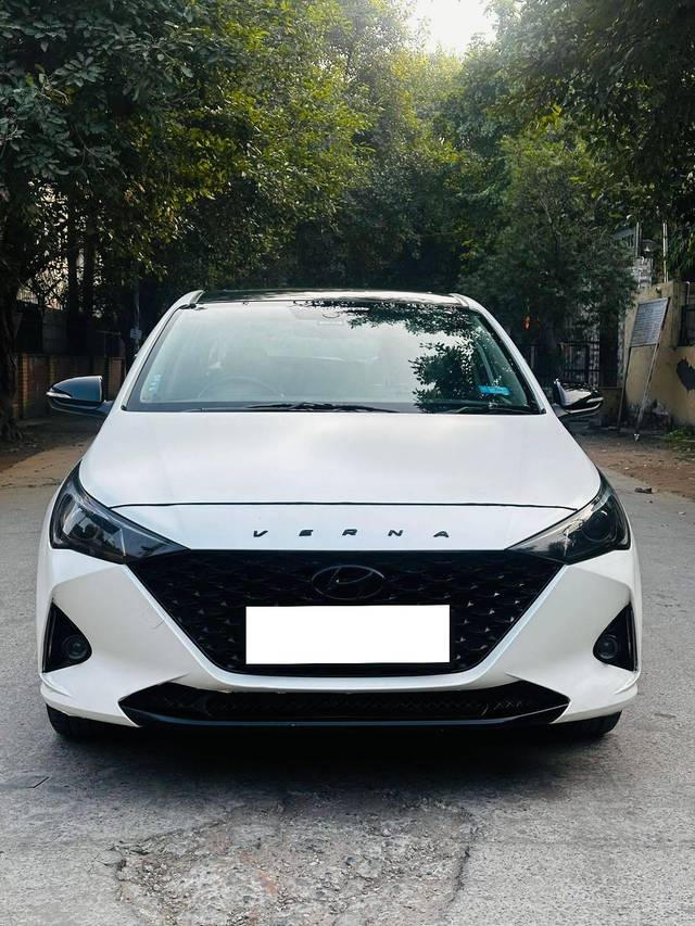 https://images10.gaadi.com/usedcar_image/4321318/original/processed_08e296963ecd64e134b17d4ee5c100d6.jpg?imwidth=6400