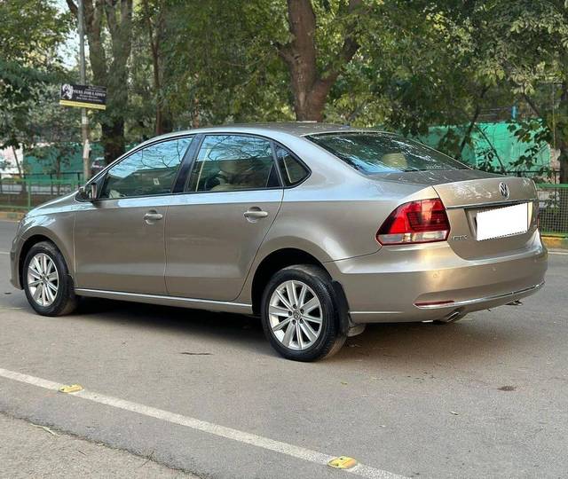 https://images10.gaadi.com/usedcar_image/4321481/original/processed_e89c957ab124c006c59c9336f2c69497.jpg?imwidth=6402