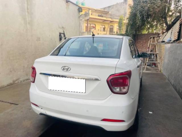 https://images10.gaadi.com/usedcar_image/4321522/original/processed_492dc166-6409-4114-80a8-027d0f3288e6.jpeg?imwidth=6401