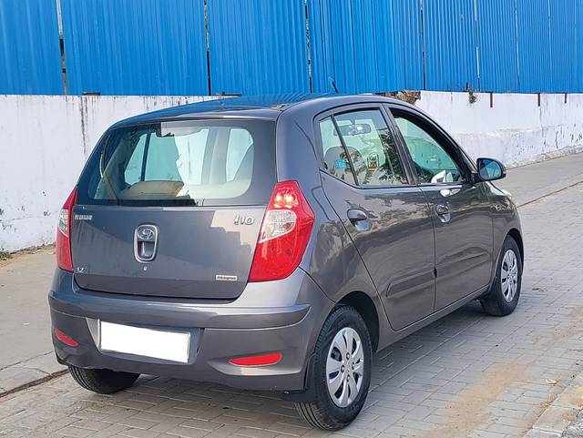 https://images10.gaadi.com/usedcar_image/4321537/original/processed_5d9ce6af6f20c8d77cfd5277d36f4729.jpg?imwidth=6402