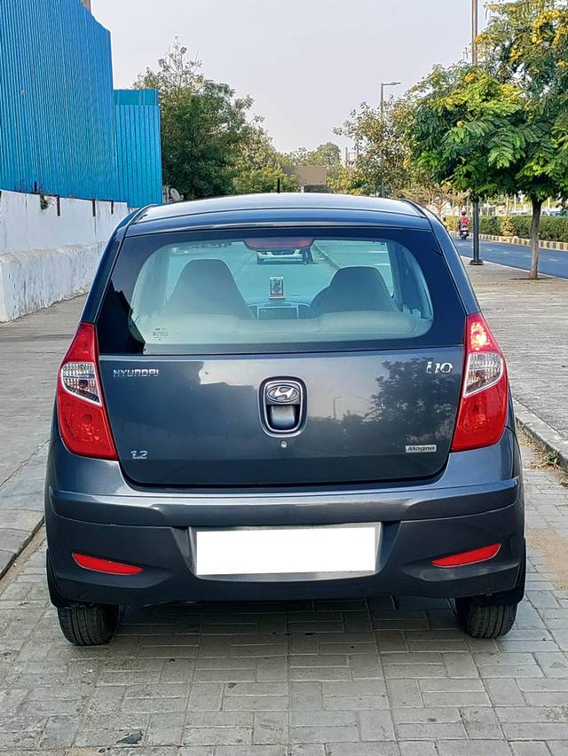 https://images10.gaadi.com/usedcar_image/4321537/original/processed_5e9929e86d0908fe0c279d25d861a17c.jpg?imwidth=6401