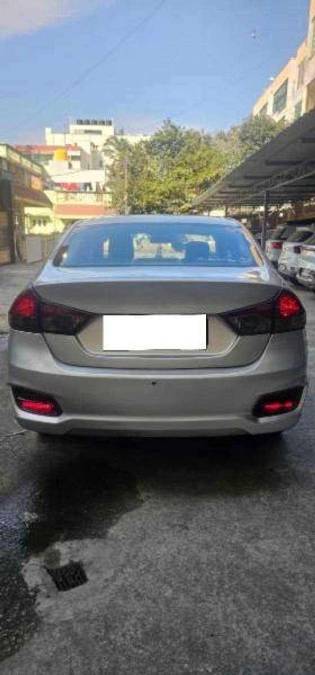 https://images10.gaadi.com/usedcar_image/4321541/original/47f15e9375a7821bf04ec069d8932921.jpeg?imwidth=6401