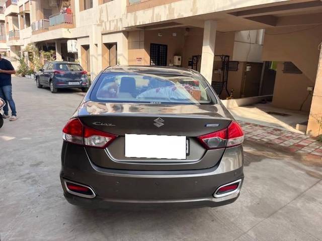 https://images10.gaadi.com/usedcar_image/4321737/original/processed_6ac86729-1767-4881-9ed3-54f34dd4e9d4.jpeg?imwidth=6401