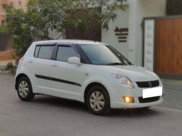 https://images10.gaadi.com/usedcar_image/4321755/original/processed_b6a647a3b3100070f2359a6dd9b5526d.jpg?imwidth=6400