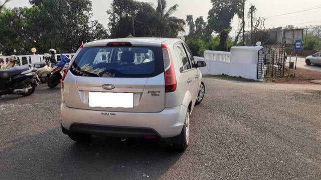 https://images10.gaadi.com/usedcar_image/4321814/original/processed_e6089f37-238f-4f88-a2da-5c90029a2a09.jpg?imwidth=6402