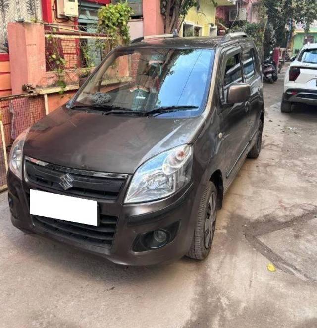 https://images10.gaadi.com/usedcar_image/4321846/original/processed_25908ca3-af35-433c-8ebc-3b432d3b552e.jpeg?imwidth=6400