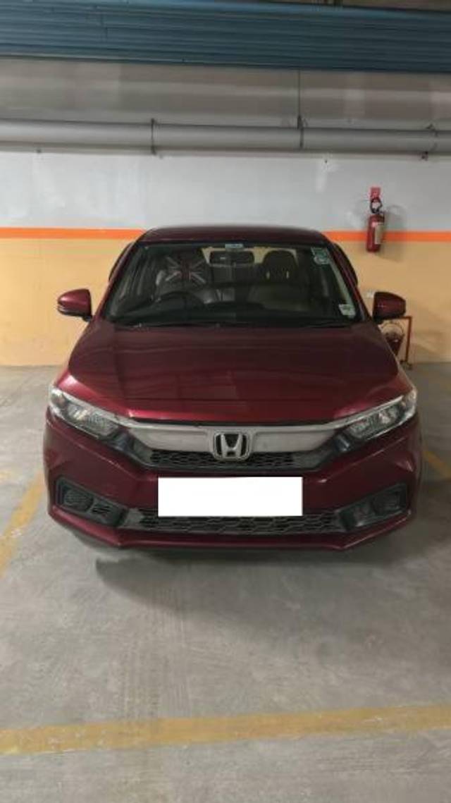 https://images10.gaadi.com/usedcar_image/4321942/original/processed_8e78de07-575a-4ed3-b6e9-b22586a3968d.jpeg?imwidth=6400