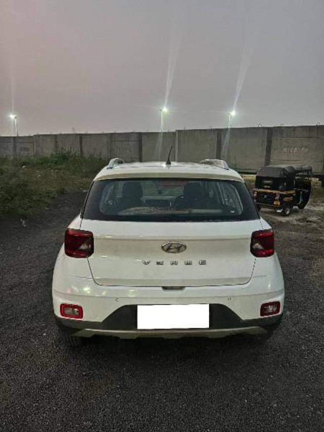 https://images10.gaadi.com/usedcar_image/4321947/original/9035a479d1b482cf0ecbc09117c54aa4.jpeg?imwidth=6401