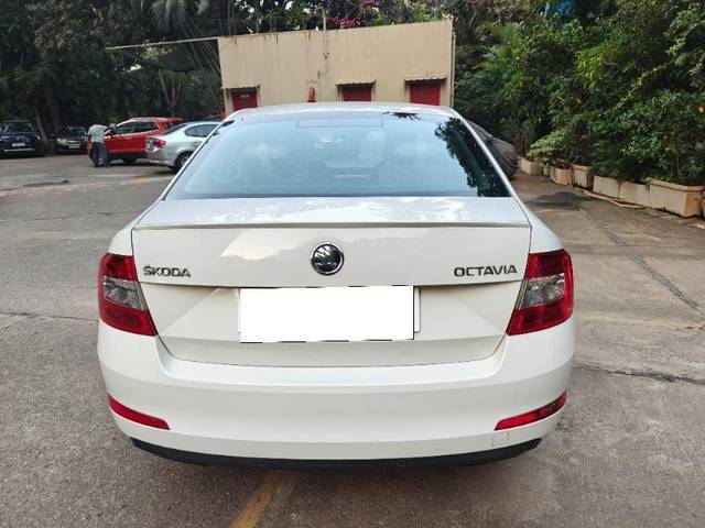 https://images10.gaadi.com/usedcar_image/4322004/original/ed60c4caa6101ad6d15e942031ba5e82.jpg?imwidth=6401