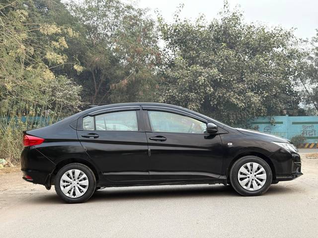 https://images10.gaadi.com/usedcar_image/4322014/original/processed_03a70fa1a130b9d3879d167f9e8875bb.jpg?imwidth=6401