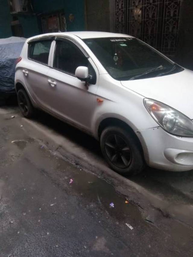 https://images10.gaadi.com/usedcar_image/4322078/original/09e60a7feaaea21c8b9d0e5210bb7250.jpg?imwidth=6402