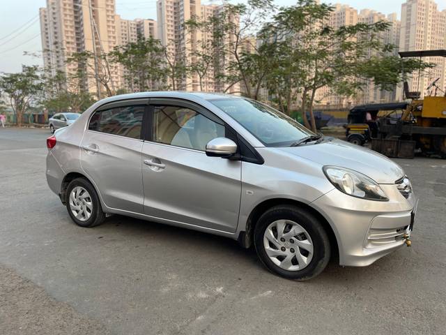 https://images10.gaadi.com/usedcar_image/4322104/original/77238d6d8a924124e8a08c6d92f8ac7a.jpg?imwidth=6400