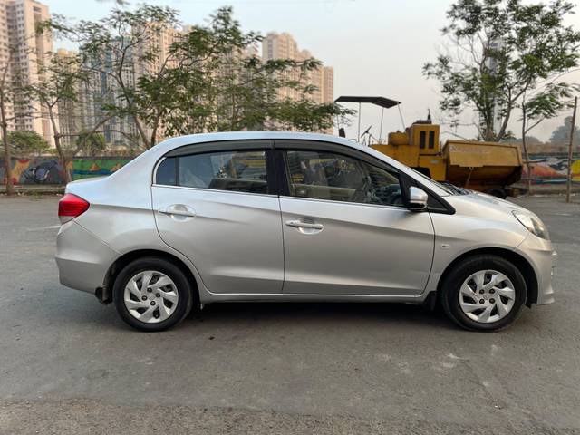 https://images10.gaadi.com/usedcar_image/4322104/original/7c67595464304115e644e6d4049d24ba.jpg?imwidth=6401