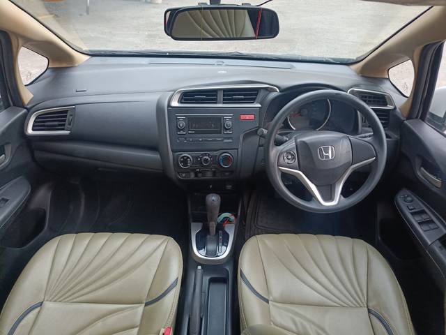 https://images10.gaadi.com/usedcar_image/4322117/original/8e4a1fe7e2aed74863be18fe2d485a69.jpg?imwidth=6402