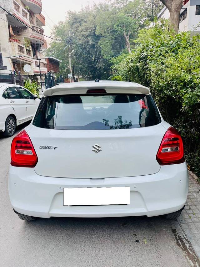 https://images10.gaadi.com/usedcar_image/4322145/original/processed_a63b2ea385640b064f70071f0248b395.jpg?imwidth=6402