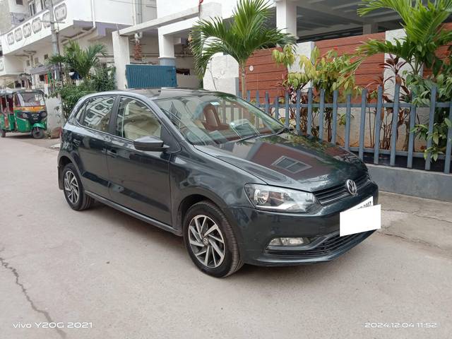 https://images10.gaadi.com/usedcar_image/4322169/original/processed_8358bb7bbc9e88880b1e987dbdb91da7.jpg?imwidth=6400