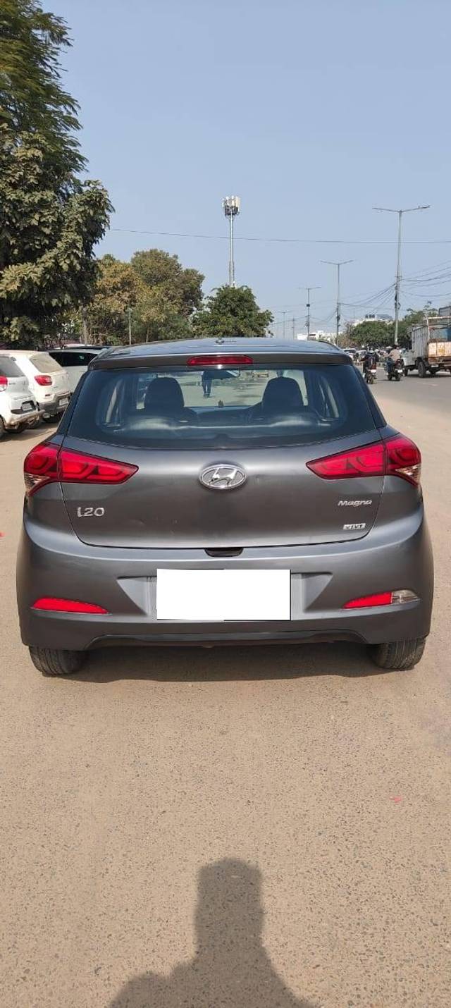 https://images10.gaadi.com/usedcar_image/4322213/original/processed_48b9387f4ea194f8580014f3b83e4021.jpg?imwidth=6401