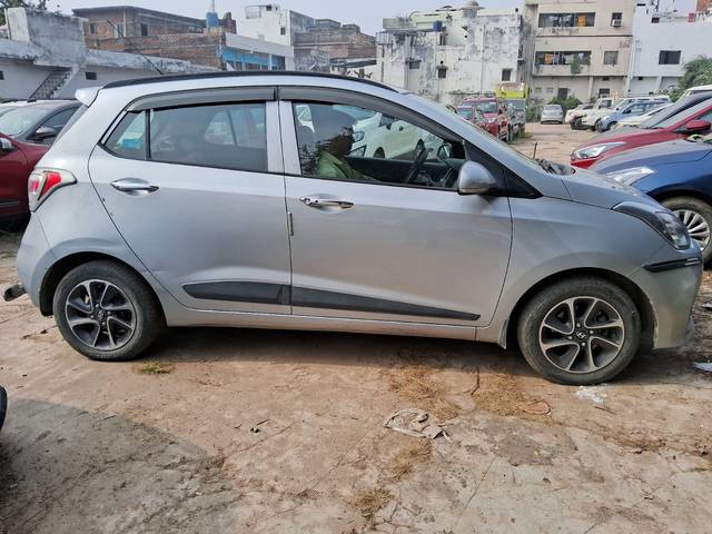 https://images10.gaadi.com/usedcar_image/4322240/original/82eecfab83d694c695af8264dad3d907.jpg?imwidth=6401