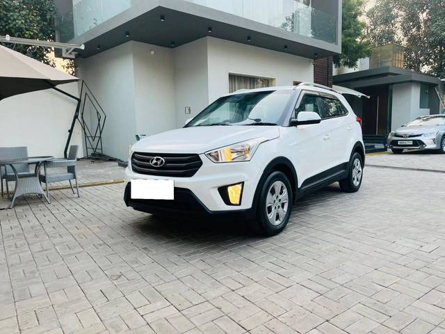 https://images10.gaadi.com/usedcar_image/4322262/original/processed_036623ca3c2eb077307e771d80d66d25.jpeg?imwidth=6401