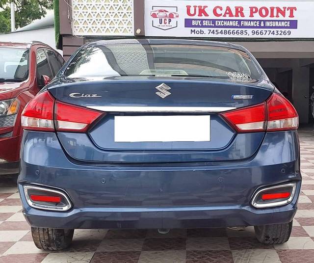 https://images10.gaadi.com/usedcar_image/4322294/original/processed_0f688d0b9cd3889bf214f12d21b52a1e.jpg?imwidth=6402