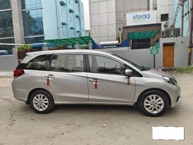 https://images10.gaadi.com/usedcar_image/4322327/original/processed_c1b60188883d385ba2b79cd1946aae69.jpg?imwidth=6401