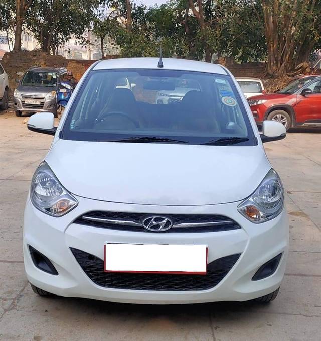 https://images10.gaadi.com/usedcar_image/4322329/original/processed_c574a2641d149b3a6814112e4c58cfdf.jpg?imwidth=6402