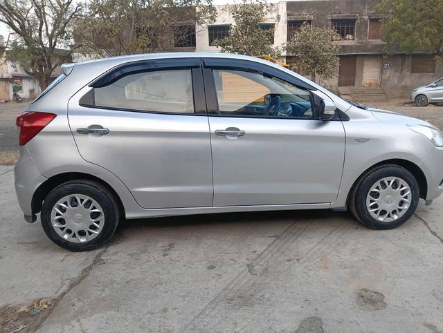 https://images10.gaadi.com/usedcar_image/4322364/original/processed_c3f6c2208e194f33cf0a9450004dea64.jpg?imwidth=6401