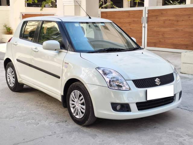 https://images10.gaadi.com/usedcar_image/4322367/original/processed_1fbaf5335e22913ca6187cefe1be2e2f.jpg?imwidth=6400