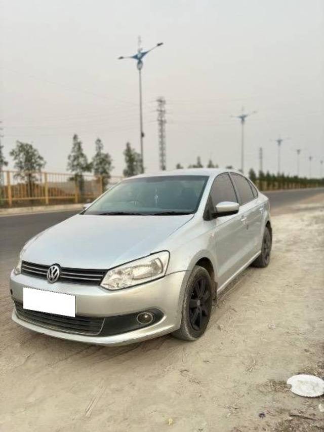 https://images10.gaadi.com/usedcar_image/4322406/original/processed_f04f0729-c6fa-4e57-ba69-8283a2aabc19.jpeg?imwidth=6402